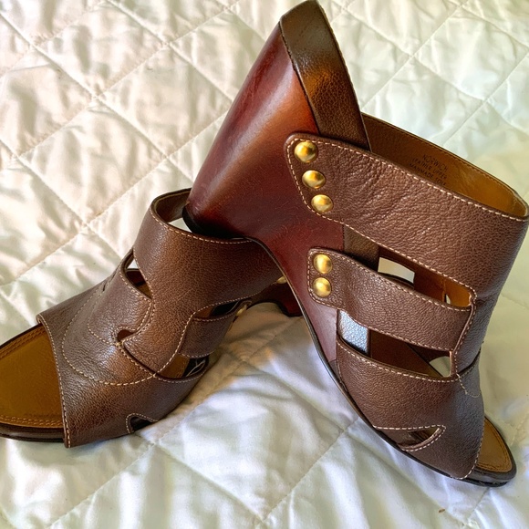 Tahari Shoes - Tahari Sandals
